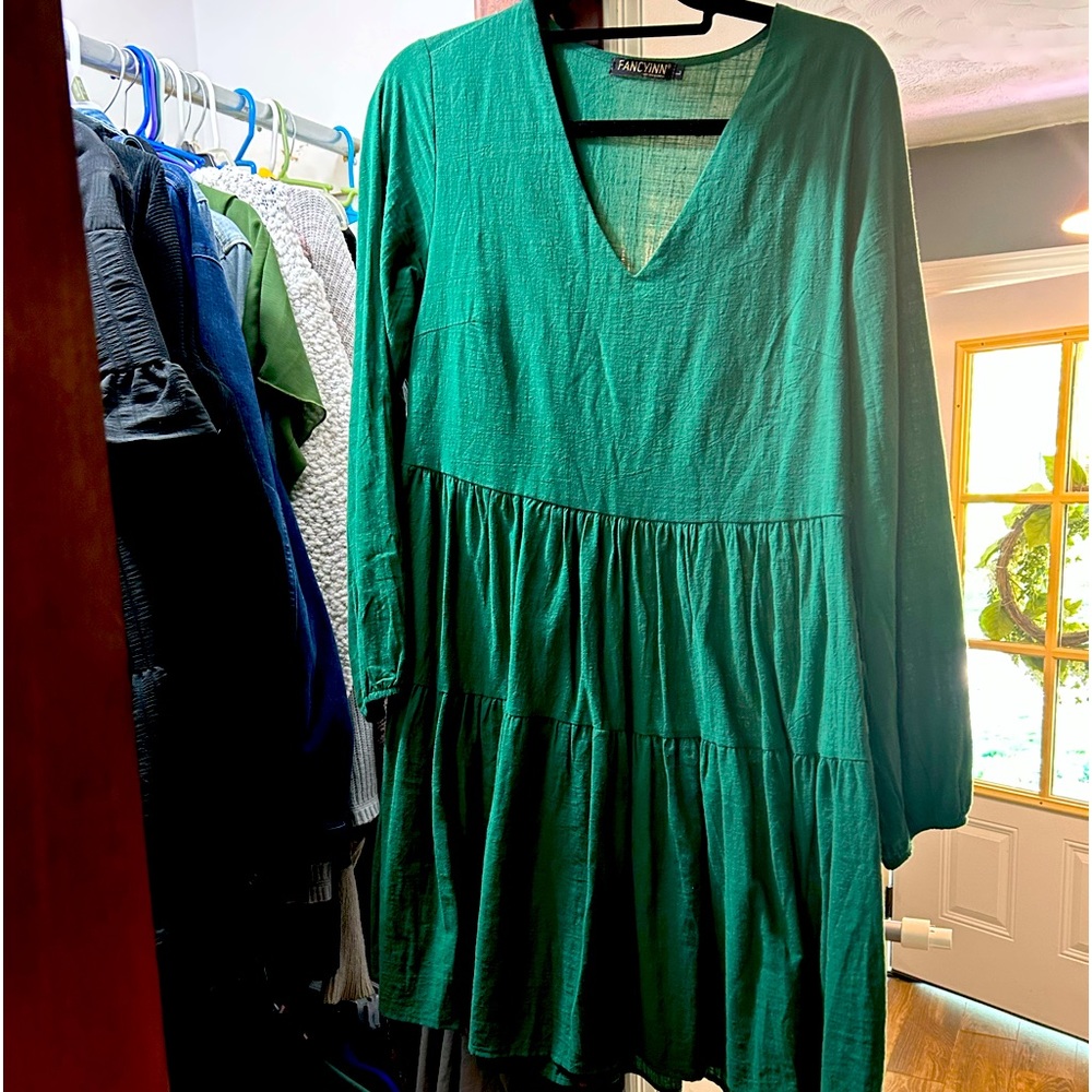 Size large simple green dress